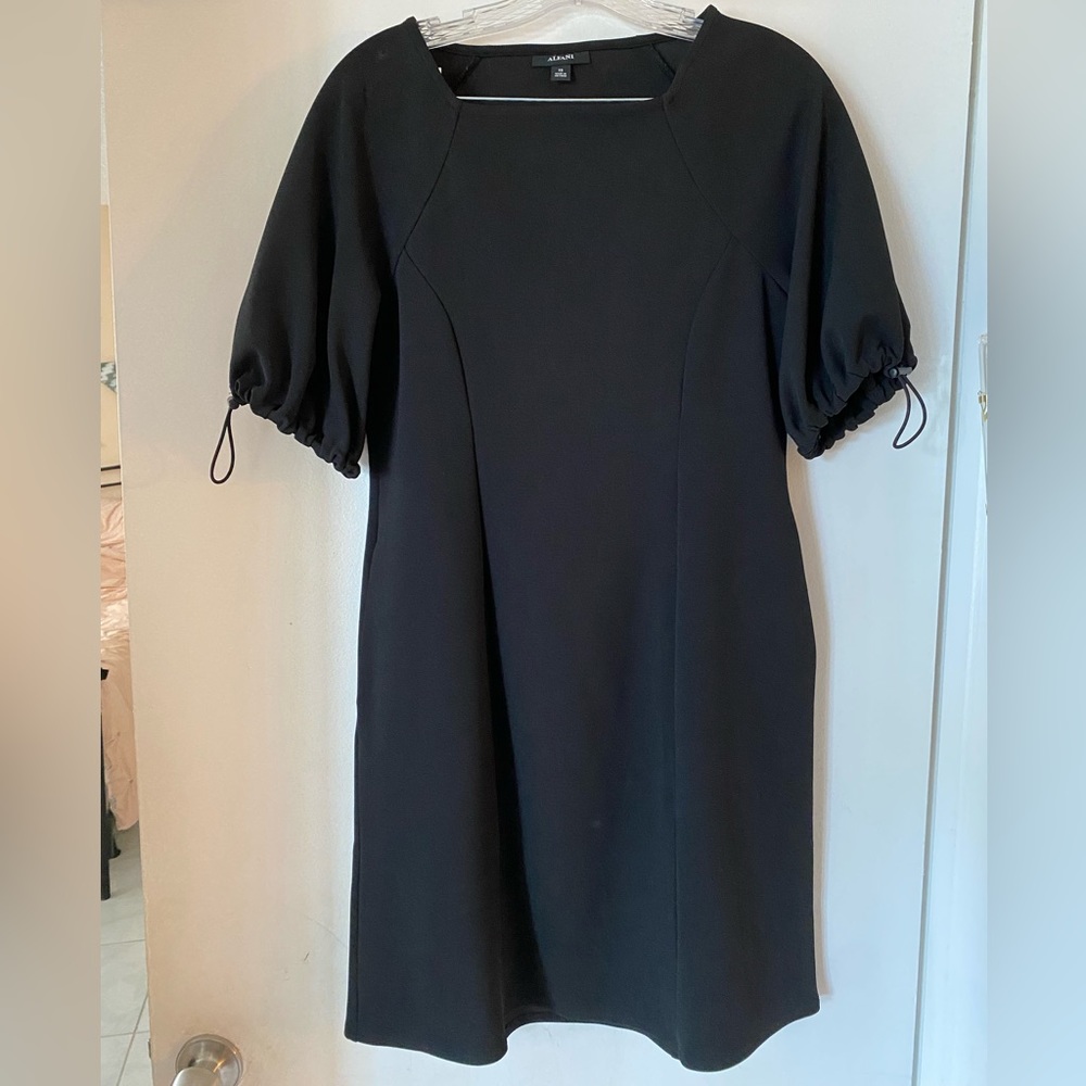 ALFANI exclusive Macy’s square neck dress in black. Size XS